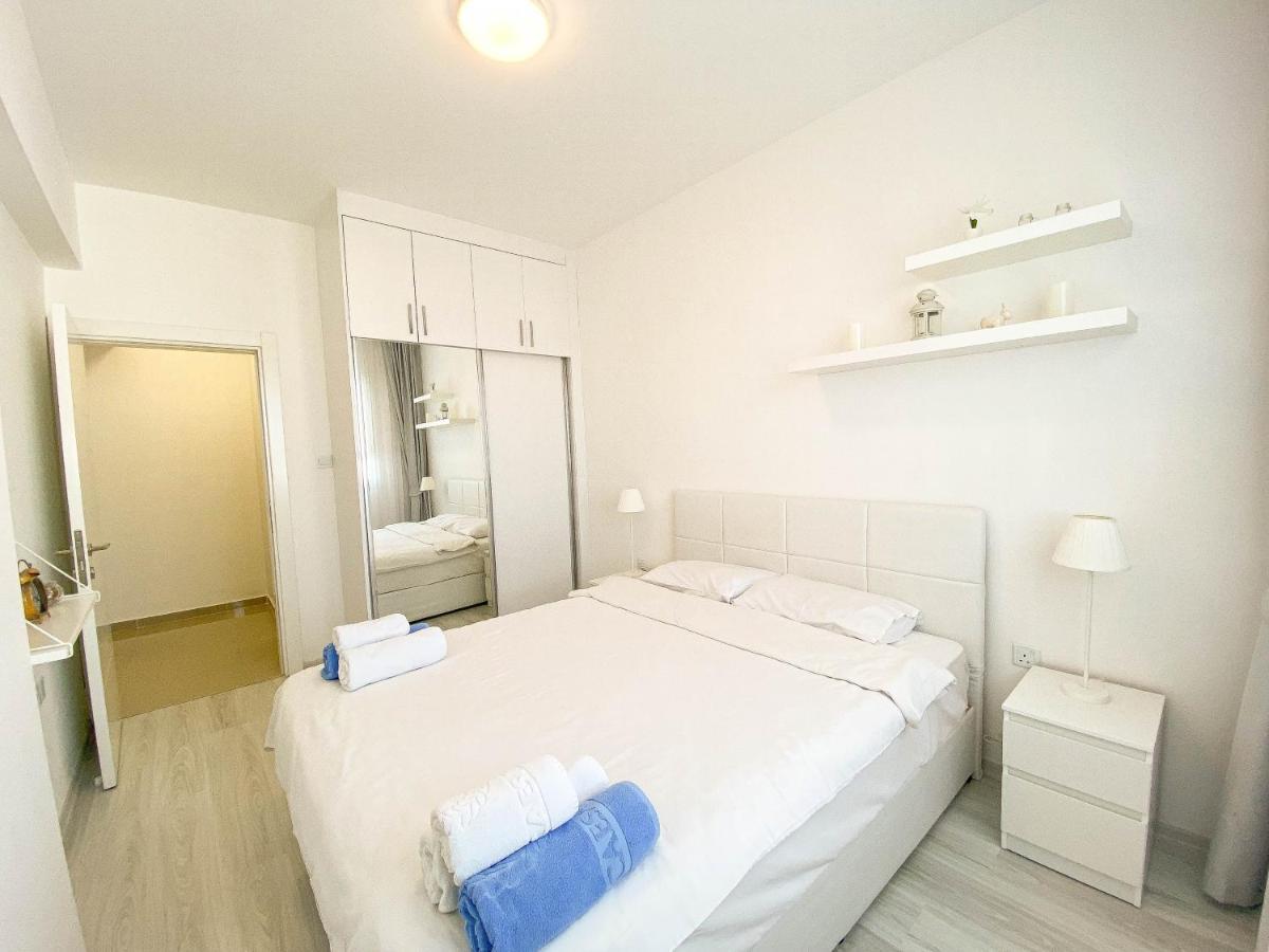 Spartacus Pool Apartments In Caesar Resort & Spa Trikomo Bagian luar foto